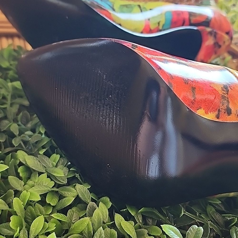 Steve Madden Gallery 6.5 Floral  4 1/2" Heels - Picture 10 of 17